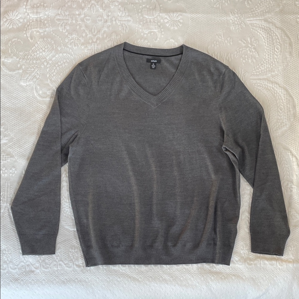 Alfani Men's V-Neck Sweater - Charcoal Gray